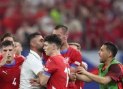 开云APP-包含欧洲赛场上的竞争激烈，胜负难分的词条