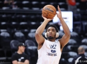 开云体育-勇士B队绝杀热火B队，萨姆·米切尔统治全场的简单介绍