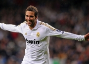 开云足球直播-辽宁队正面击溃湖人，切特攻防两端统治，中国篮球迎来历史性时刻