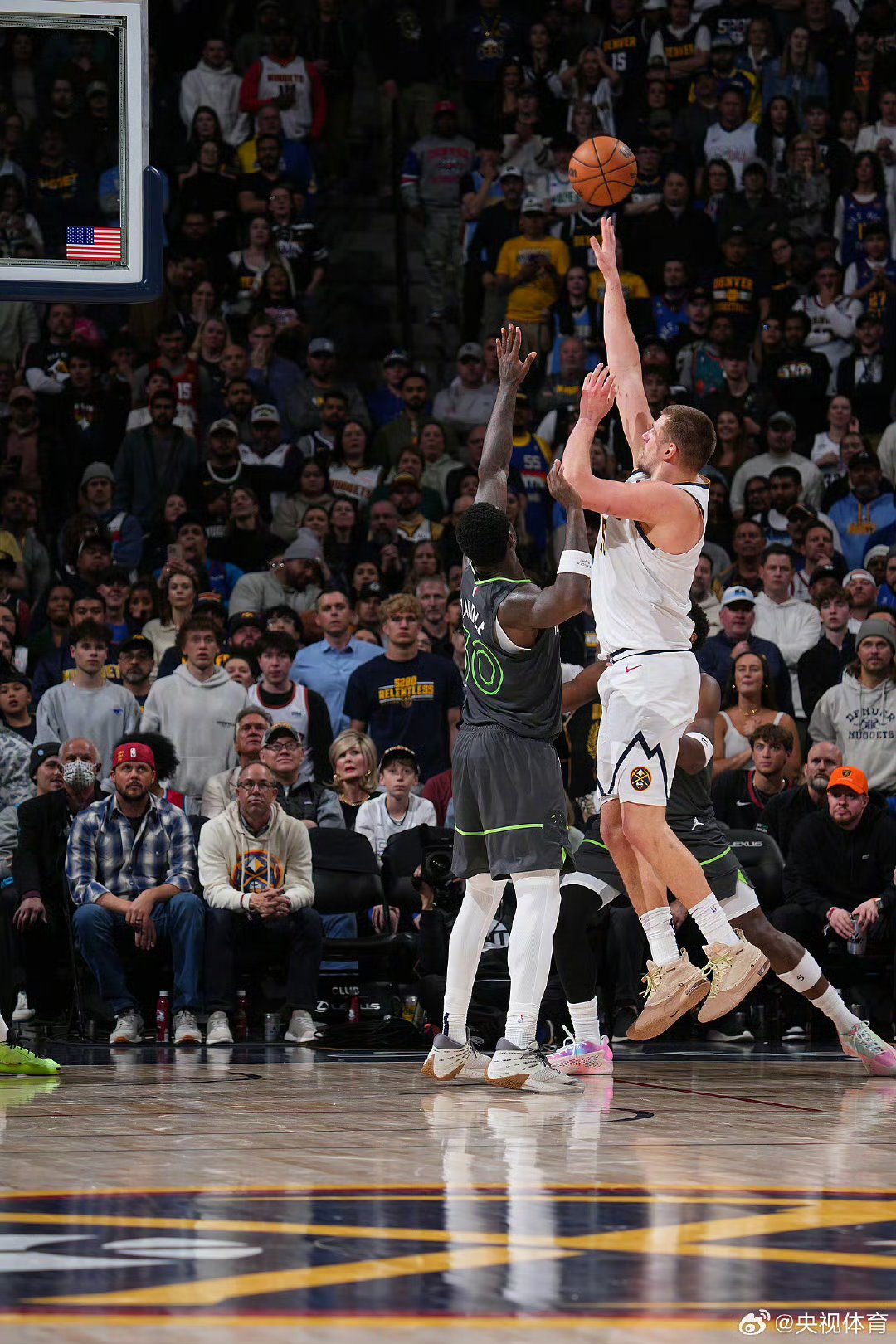 包含骑士淘汰开拓者，约基奇成超神时刻的词条