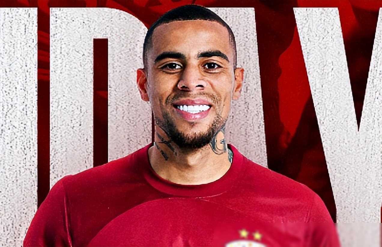 都灵新援表现尴尬,助攻误判成低逼智利人 都灵新援表现尴尬,助攻误判成低逼智利人