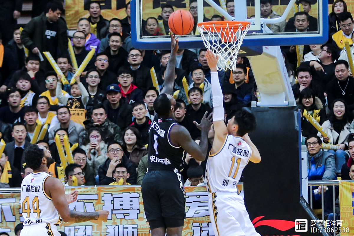 包含广州富力主场惊险逆转,赢得关键三分的词条 包含广州富力主场惊险逆转,赢得关键三分的词条