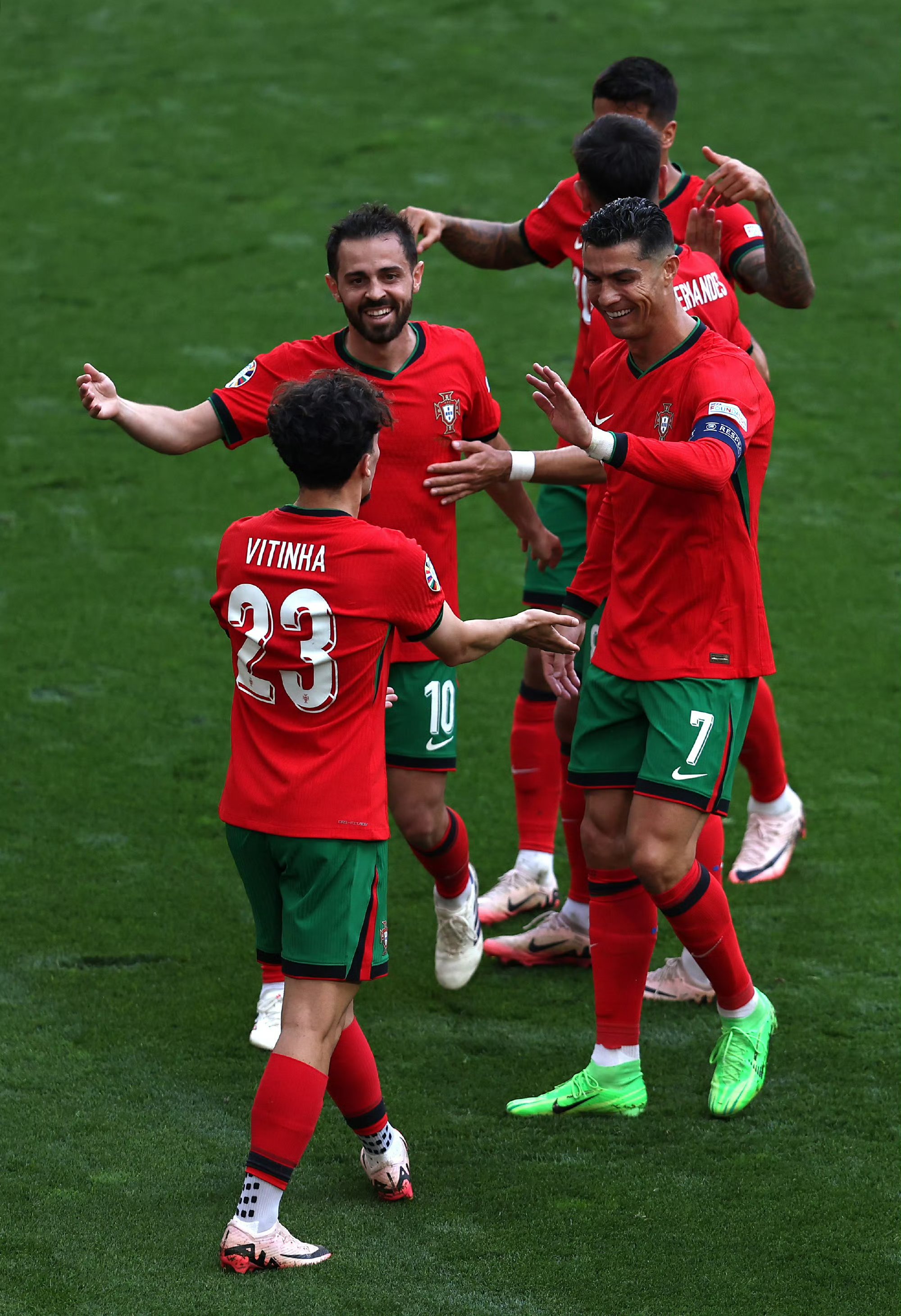 土耳其队获得重要胜利，成功晋级欧锦赛决赛的简单介绍