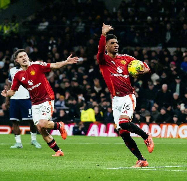 曼联主场遗憾出局,回顾失误 曼联主场遗憾出局,回顾失误