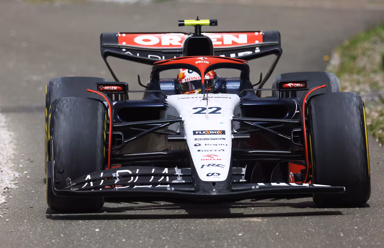 红牛二队翻盘梅赛德斯，汉密尔顿关键制胜的简单介绍