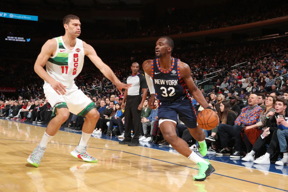 公牛完胜加拿大男篮，麦科勒姆三分雨点燃全场的简单介绍