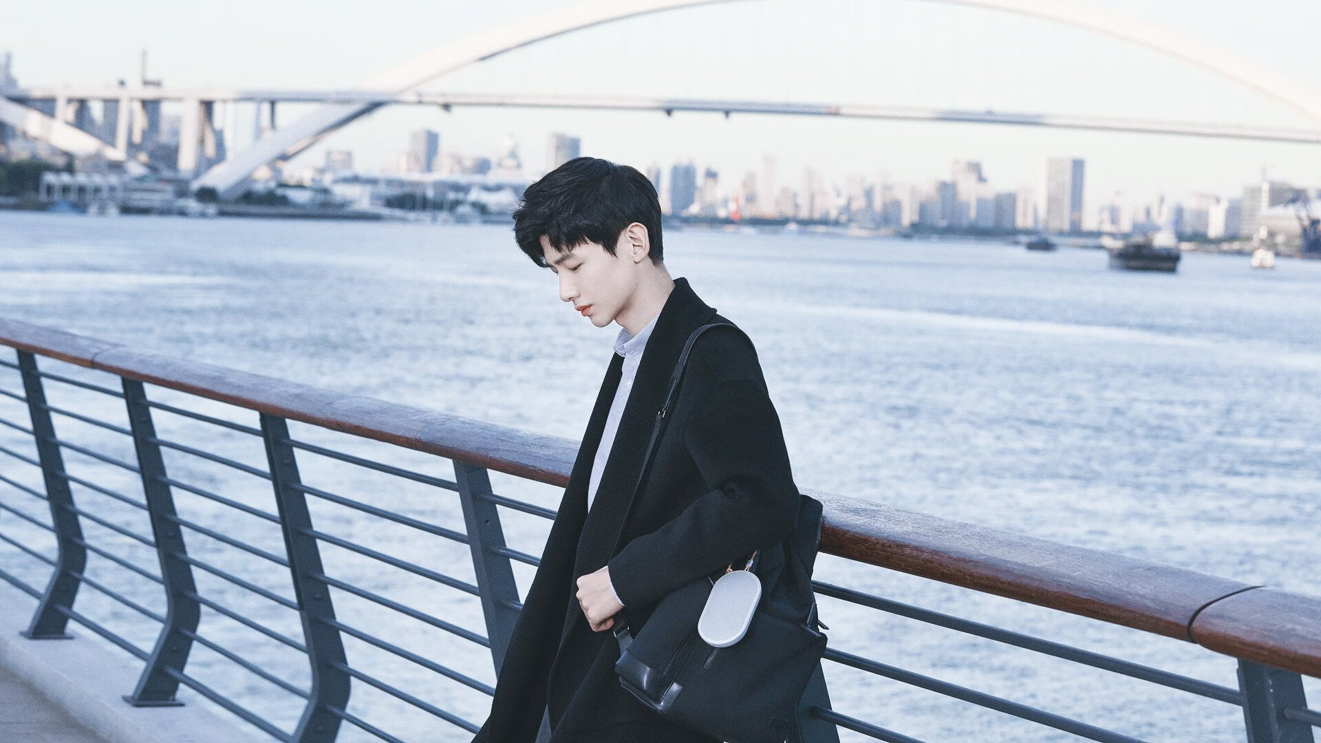 绿金铁蹄与石油之殇，当几内亚踏平委内瑞拉，弗拉霍维奇在绿茵焦点战接管比赛